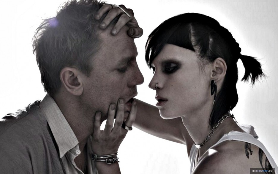 Lisbeth-and-Mikael-the-girl-with-the-dragon-tattoo-2011-movie-29748063-936-587