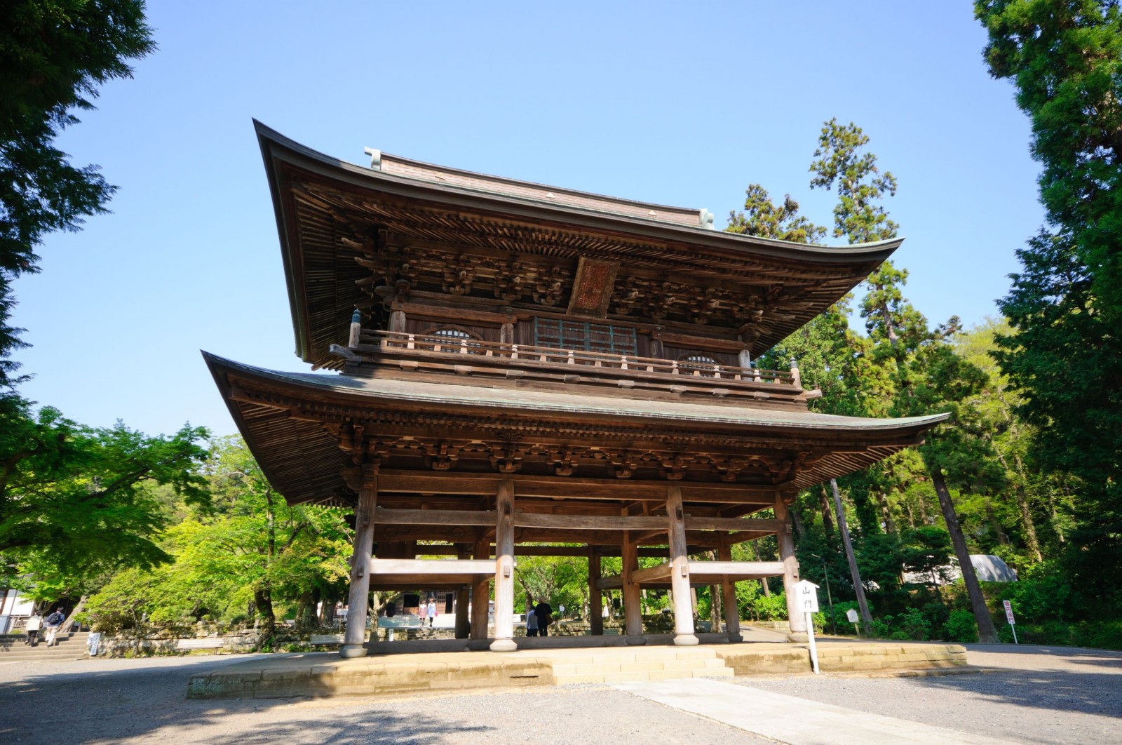 engaku-ji-temple-in-kamakura-japan-1600x1062